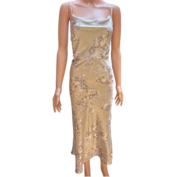 Vince Satin Hazy Blossom Cowl Neck Long Midi Slip Dress in Celery Floral Size 2 - Picture 2 of 7